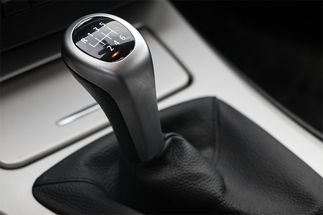 marcha do carro indicando a rotação ideal para economizar combustível