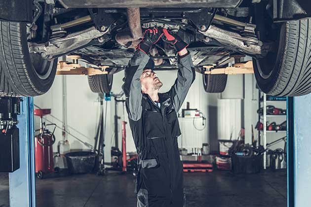 Entenda o motivo de verificar os amortecedores e suspensão na revisão automotiva