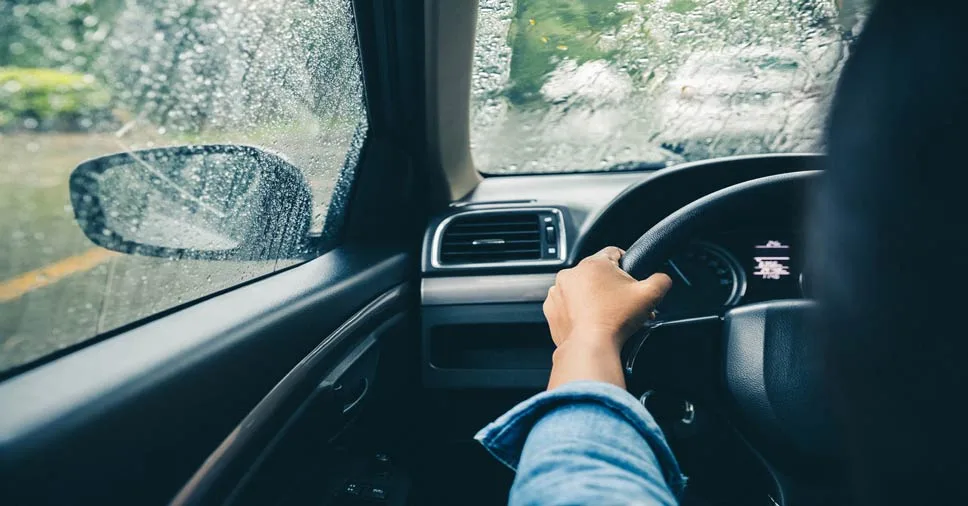 dirigir na chuva - imagem principal