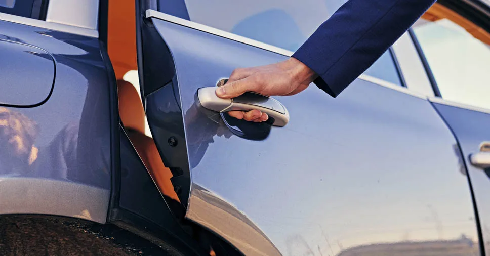 Bater a porta do carro