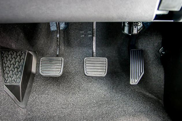 sinal de que a embreagem do carro está ruim